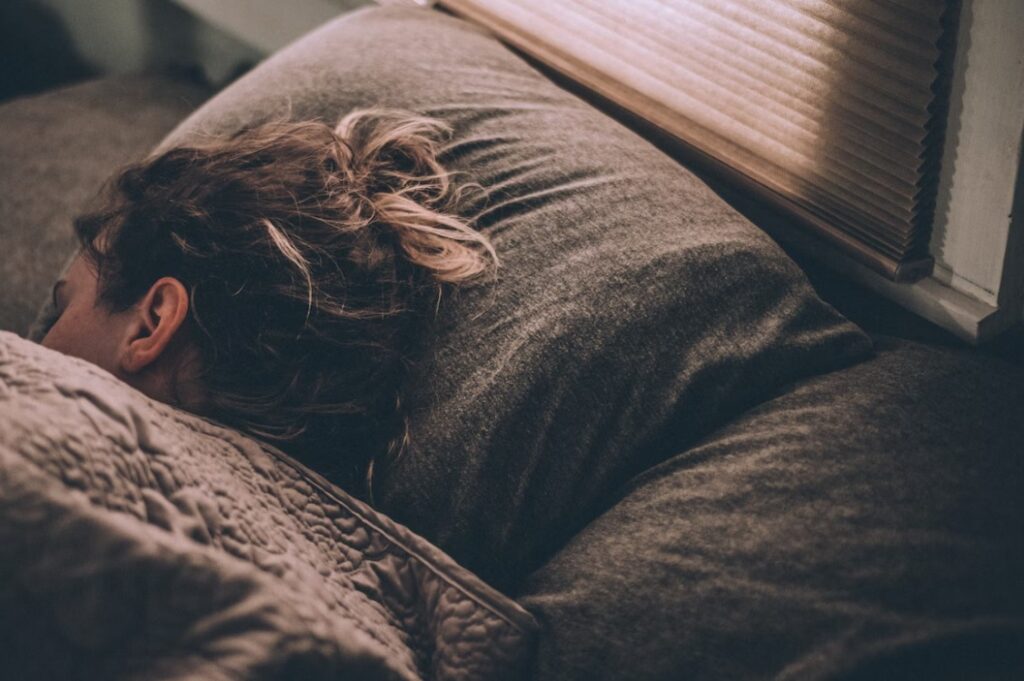 7 Ways to Eliminate Anxiety and Maintain a Healthy Sleep Cycle