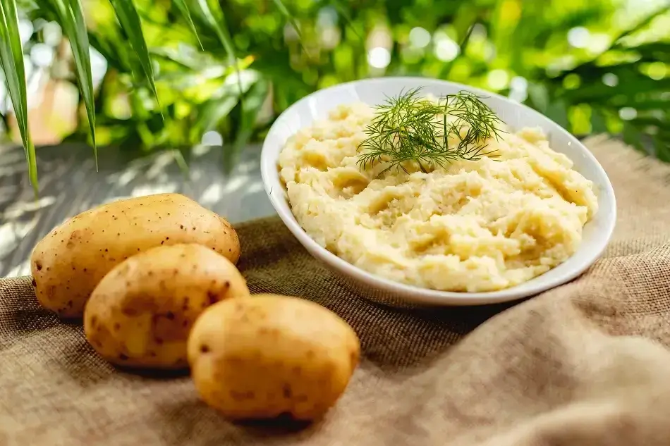 Elevate Your Dinner with this Garlic Mashed Potatoes Recipe