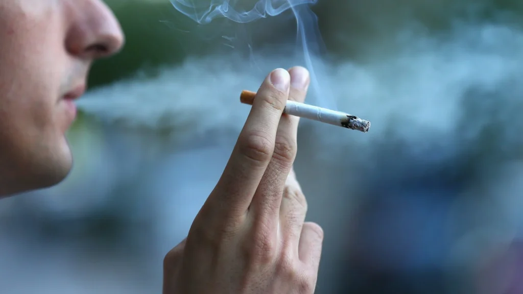 6 Top Way on How Smoking Can Affect ENT Health